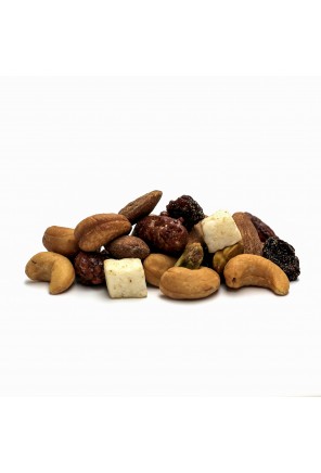Mélange apéritif sucré salé noix de cajou pistaches décortiquées raisins secs noix de coco