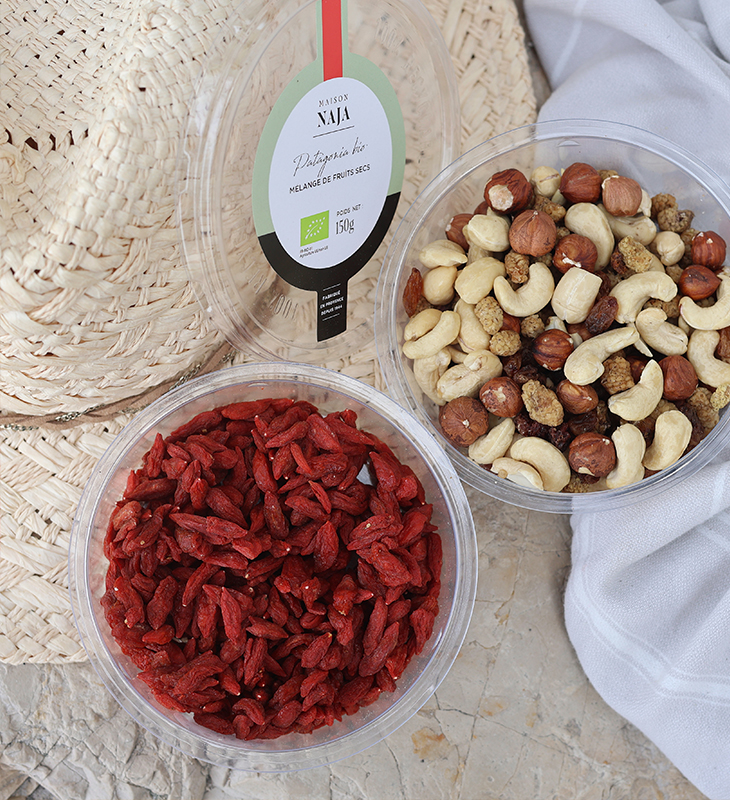 baie de goji et mélange de fruits secs