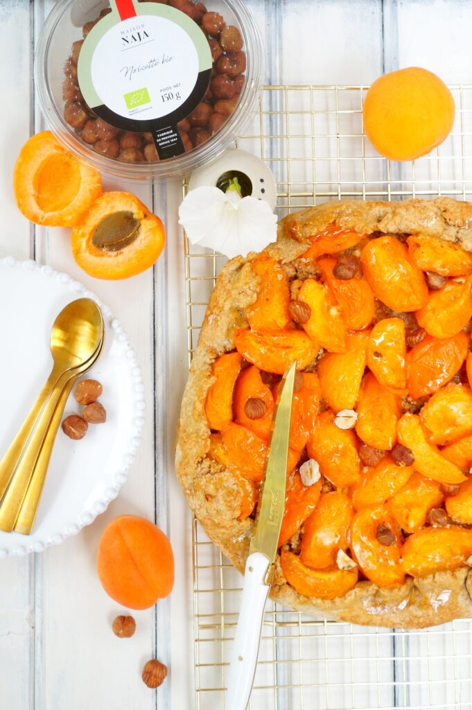 Tarte aux abricots et noisettes