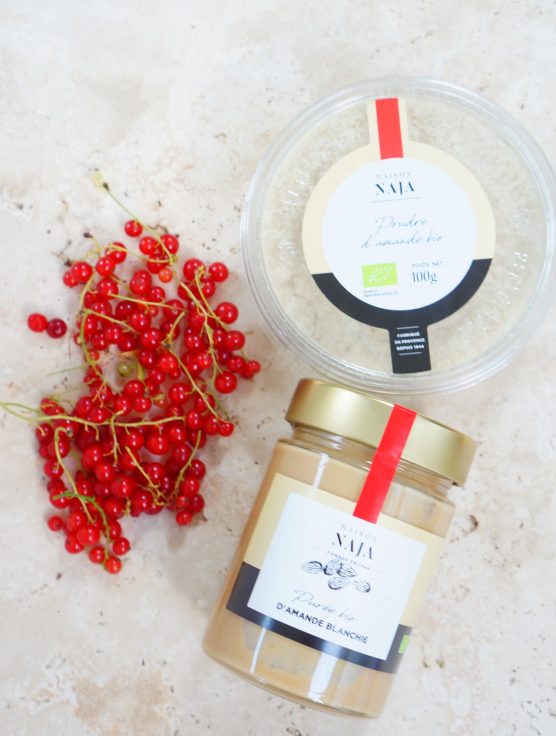 poudre d'amande bio purée d'amande blanchie et groseilles